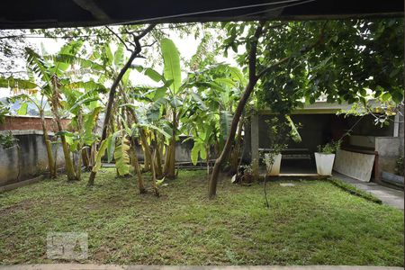 Casa de condomínio à venda com 450m², 4 quartos e 6 vagasQuintal Fundos
