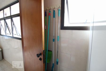 Apartamento à venda com 144m², 3 quartos e 2 vagasBanheiro serviço