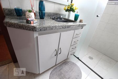 Apartamento à venda com 144m², 3 quartos e 2 vagasBanheiro suíte 1