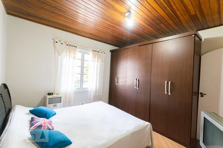Casa à venda com 162m², 3 quartos e 2 vagas Casa à venda com 162m², 3 quartos e 2 vagasSuíte