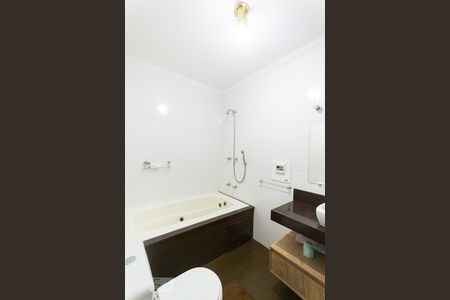 Casa à venda com 162m², 3 quartos e 2 vagas Casa à venda com 162m², 3 quartos e 2 vagasBanheiro Social