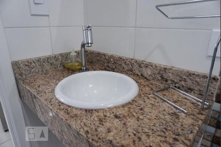 Apartamento à venda com 73m², 2 quartos e 1 vaga Apartamento à venda com 73m², 2 quartos e 1 vagaBanheiro Social