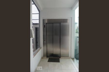Apartamento à venda com 73m², 2 quartos e 1 vaga Apartamento à venda com 73m², 2 quartos e 1 vagaElevador