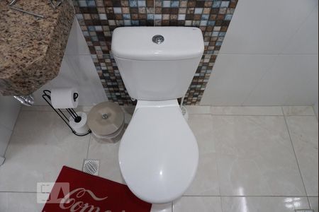 Apartamento à venda com 73m², 2 quartos e 1 vaga Apartamento à venda com 73m², 2 quartos e 1 vagaBanheiro Social