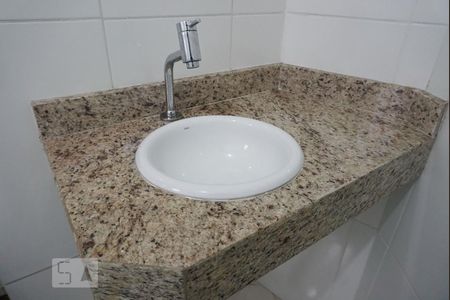 Apartamento à venda com 73m², 2 quartos e 1 vaga Apartamento à venda com 73m², 2 quartos e 1 vagaBanheiro da Suíte