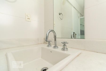 Apartamento à venda com 120m², 3 quartos e 1 vaga Apartamento à venda com 120m², 3 quartos e 1 vagaBanheiro