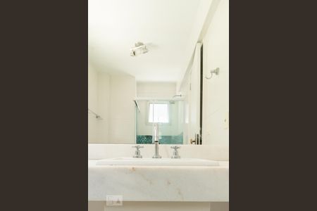 Apartamento à venda com 120m², 3 quartos e 1 vaga Apartamento à venda com 120m², 3 quartos e 1 vagaBanheiro da suíte