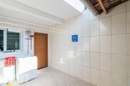 Casa à venda com 160m², 3 quartos e 2 vagas Casa à venda com 160m², 3 quartos e 2 vagasQuintal com Churrasqueira