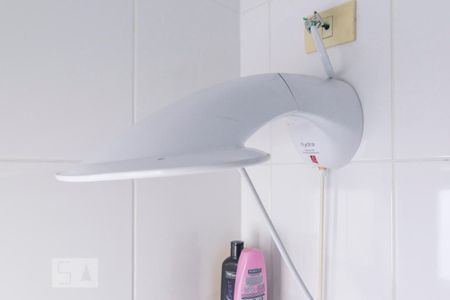 Casa à venda com 160m², 3 quartos e 2 vagas Casa à venda com 160m², 3 quartos e 2 vagasChuveiro