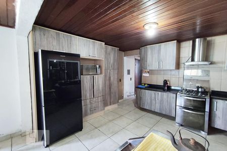 Casa à venda com 219m², 4 quartos e 3 vagas Casa à venda com 219m², 4 quartos e 3 vagasCozinha