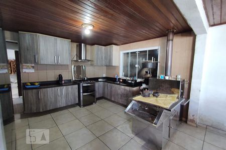 Casa à venda com 219m², 4 quartos e 3 vagas Casa à venda com 219m², 4 quartos e 3 vagasCozinha