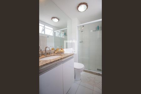 Apartamento à venda com 147m², 3 quartos e 2 vagas Apartamento à venda com 147m², 3 quartos e 2 vagasBanheiro da Suite