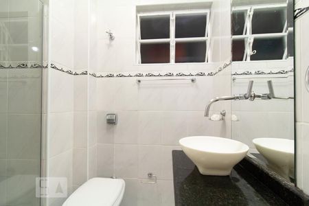 Apartamento à venda com 97m², 2 quartos e 1 vaga Apartamento à venda com 97m², 2 quartos e 1 vagaBanheiro
