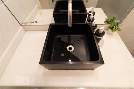 Apartamento à venda com 97m², 2 quartos e 1 vaga Apartamento à venda com 97m², 2 quartos e 1 vagaBanheiro do quarto 2