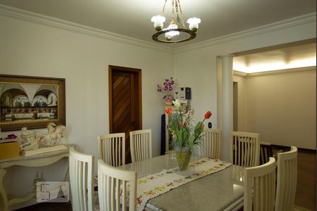 Apartamento à venda com 275m², 4 quartos e 4 vagas Apartamento à venda com 275m², 4 quartos e 4 vagasSala de Jantar