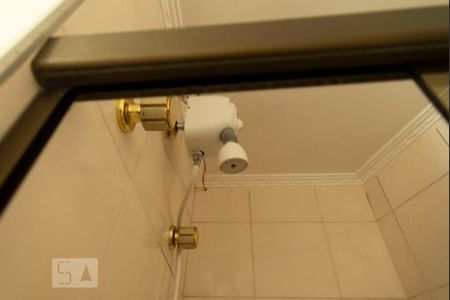 Apartamento à venda com 275m², 4 quartos e 4 vagas Apartamento à venda com 275m², 4 quartos e 4 vagasChuveiro