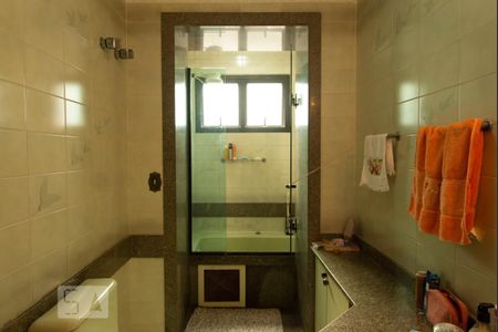 Apartamento à venda com 275m², 4 quartos e 4 vagas Apartamento à venda com 275m², 4 quartos e 4 vagasBanheiro