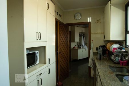 Apartamento à venda com 275m², 4 quartos e 4 vagas Apartamento à venda com 275m², 4 quartos e 4 vagasCozinha