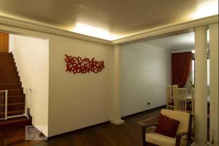 Apartamento à venda com 275m², 4 quartos e 4 vagas Apartamento à venda com 275m², 4 quartos e 4 vagasHall de Entrada