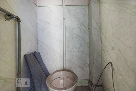 Apartamento à venda com 70m², 2 quartos e sem vaga Apartamento à venda com 70m², 2 quartos e sem vagaBanheiro de Serviço