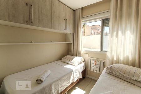 Qauarto 1 de apartamento para alugar com 2 quartos, 62m² em Azenha, Porto Alegre
