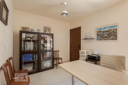 Casa à venda com 400m², 4 quartos e sem vaga Casa à venda com 400m², 4 quartos e sem vagaEscritório