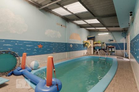 Casa à venda com 400m², 4 quartos e sem vaga Casa à venda com 400m², 4 quartos e sem vagaPiscina