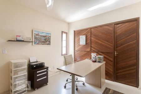 Casa à venda com 400m², 4 quartos e sem vaga Casa à venda com 400m², 4 quartos e sem vagaEscritório