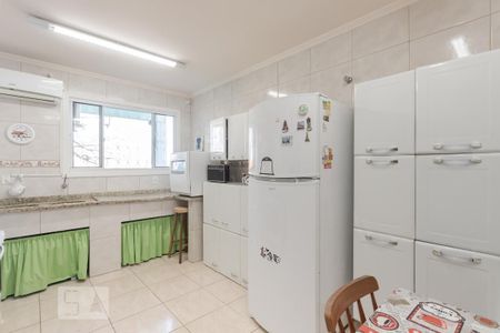 Casa à venda com 400m², 4 quartos e sem vaga Casa à venda com 400m², 4 quartos e sem vagaCozinha