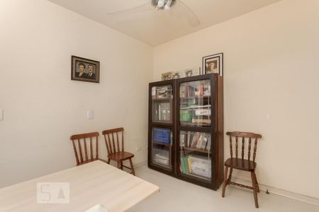 Casa à venda com 400m², 4 quartos e sem vaga Casa à venda com 400m², 4 quartos e sem vagaEscritório