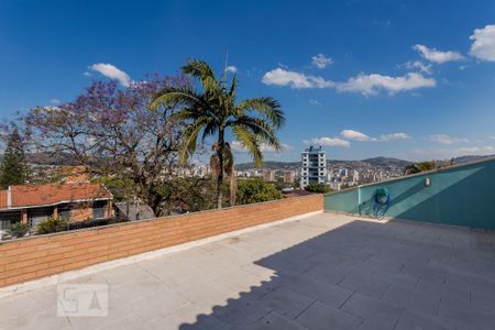 Casa à venda com 400m², 4 quartos e sem vaga Casa à venda com 400m², 4 quartos e sem vagaTerraço