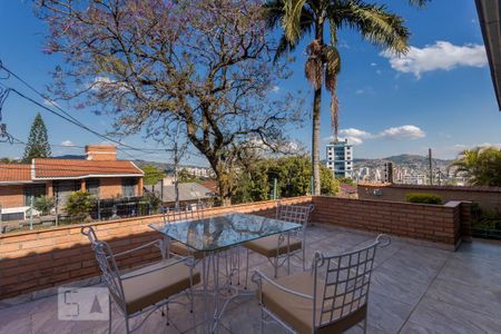 Casa à venda com 400m², 4 quartos e sem vaga Casa à venda com 400m², 4 quartos e sem vagaPátio