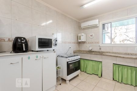 Casa à venda com 400m², 4 quartos e sem vaga Casa à venda com 400m², 4 quartos e sem vagaCozinha