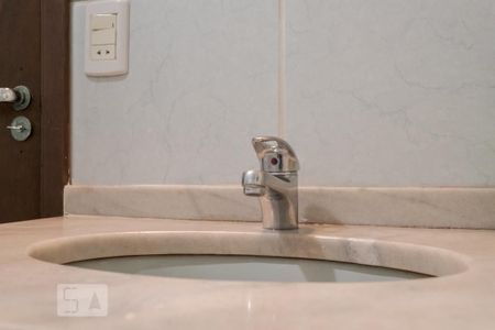 Casa à venda com 400m², 4 quartos e sem vaga Casa à venda com 400m², 4 quartos e sem vagaBanheiro da Suíte 1