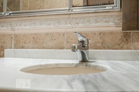 Casa à venda com 400m², 4 quartos e sem vaga Casa à venda com 400m², 4 quartos e sem vagaBanheiro Social