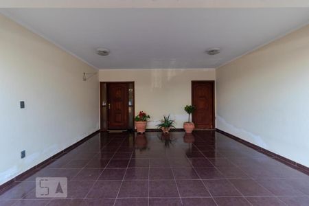 Casa à venda com 264m², 4 quartos e 2 vagas Casa à venda com 264m², 4 quartos e 2 vagasGaragem