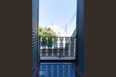 Casa à venda com 264m², 4 quartos e 2 vagas Casa à venda com 264m², 4 quartos e 2 vagasSacada do Quarto 02