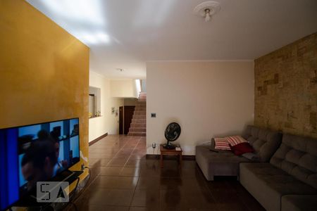 Casa à venda com 264m², 4 quartos e 2 vagas Casa à venda com 264m², 4 quartos e 2 vagasSala de TV