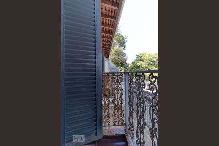 Casa à venda com 264m², 4 quartos e 2 vagas Casa à venda com 264m², 4 quartos e 2 vagasSacada do Quarto 02
