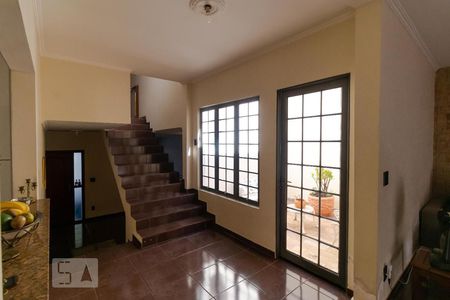 Casa à venda com 264m², 4 quartos e 2 vagas Casa à venda com 264m², 4 quartos e 2 vagasHall