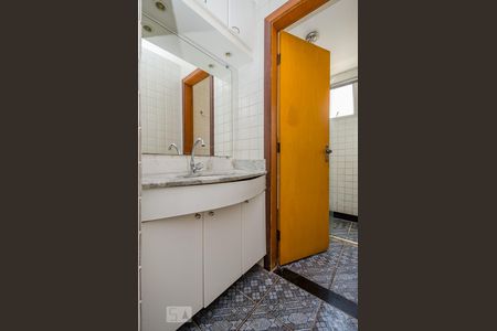 Banheiro de apartamento à venda com 2 quartos, 85m² em Nova Granada, Belo Horizonte