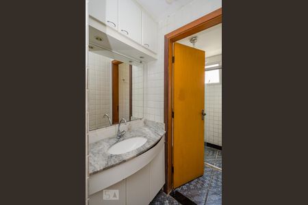 Banheiro de apartamento à venda com 2 quartos, 85m² em Nova Granada, Belo Horizonte