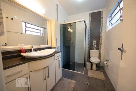 Casa à venda com 680m², 3 quartos e 2 vagasBanheiro 3