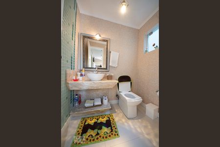 Casa à venda com 680m², 3 quartos e 2 vagasLavabo