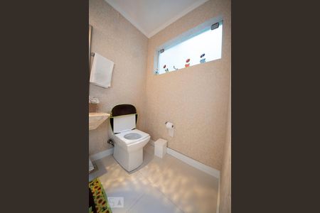 Casa à venda com 680m², 3 quartos e 2 vagasLavabo