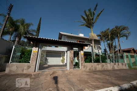 Casa à venda com 680m², 3 quartos e 2 vagasFachada