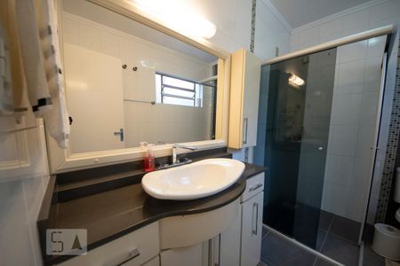 Casa à venda com 680m², 3 quartos e 2 vagasBanheiro 3