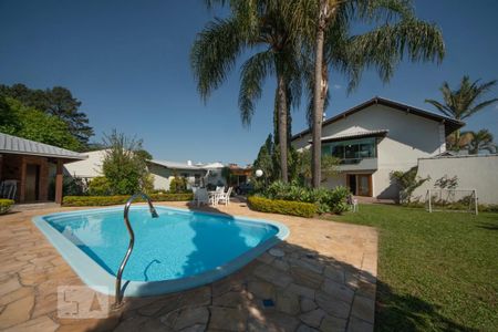 Casa à venda com 680m², 3 quartos e 2 vagasPiscina