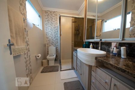 Casa à venda com 680m², 3 quartos e 2 vagasBanheiro da Suíte