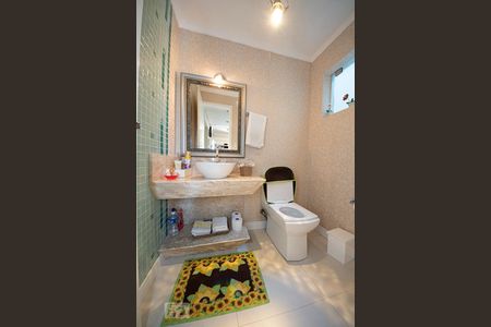 Casa à venda com 680m², 3 quartos e 2 vagasLavabo